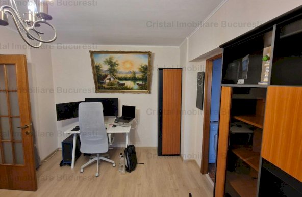 inchiriez apartament de 2 camere in zona 1 Decembrie 