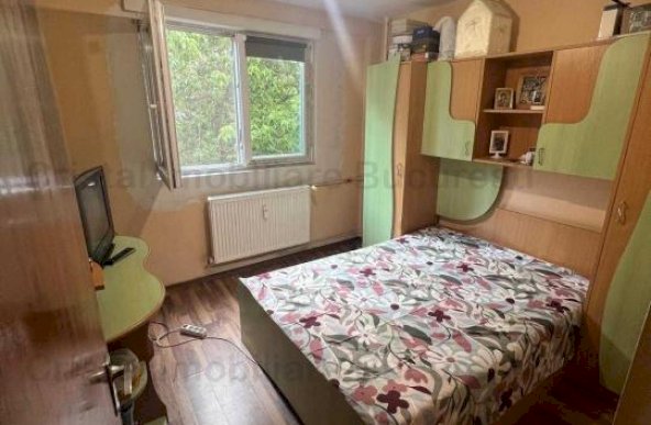 Apartament 2 camere de vanzare Drumul Taberei ,metrou Romancerilor