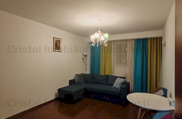 Apartament 3 camere langa metrou 1 Decembrie 1918, decomandat, 1/8.