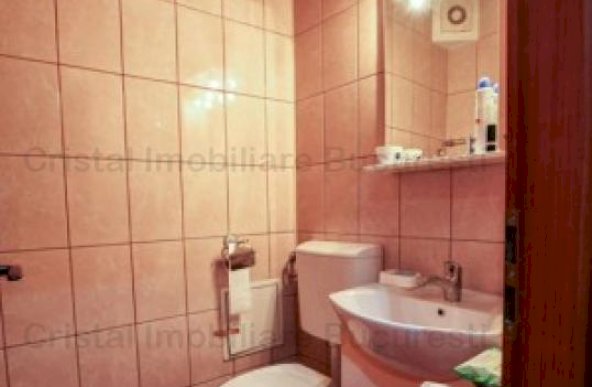 Vand apartament 2 camere, zona Decebal