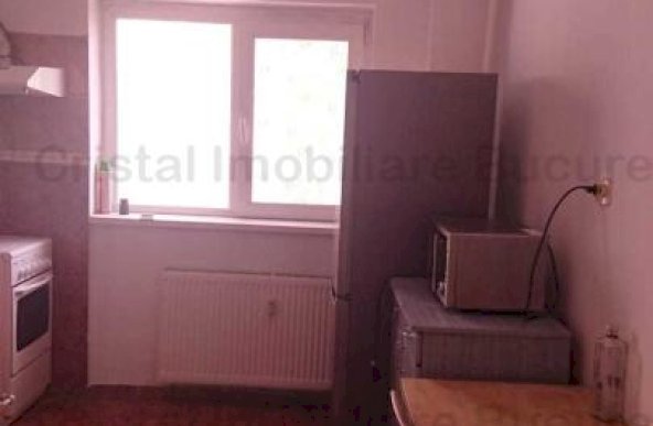 Închiriez apartament 3 camere si 2 bai, aer conditionat, Crangasi