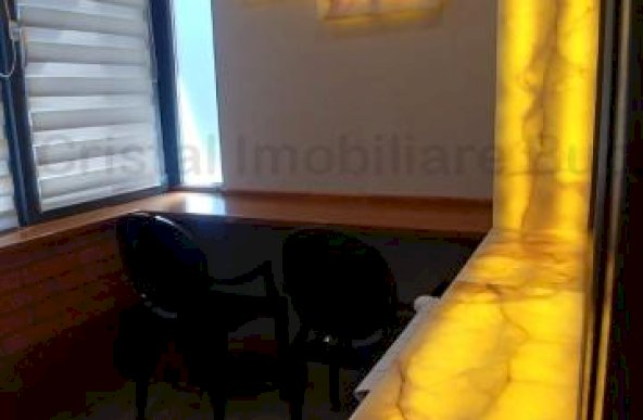 Inchiriez apartament 3 camere, 5 min metrou Valea Ialomitei, cu loc de parcarere