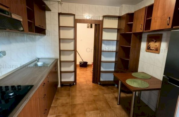 Apartament 3 camere de vanzare Gorjului 