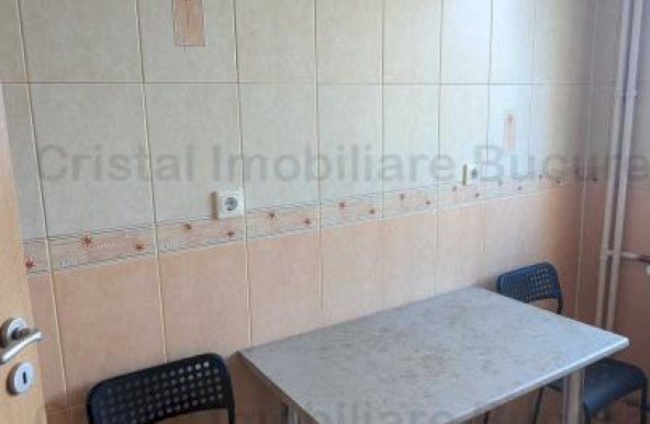 Apartament 2 camere 54 mp, Zona Titan,  500EUR