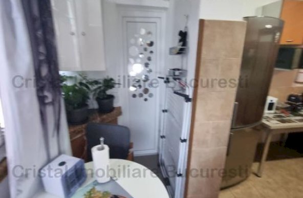 Apartament 3 camere, zona Apusului