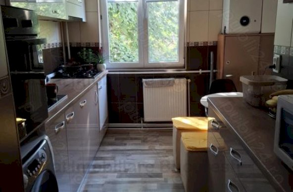 Apartamnt 4 camere, Brancoveanu, Izvorul Crisului. Cu Centrala proprie. 