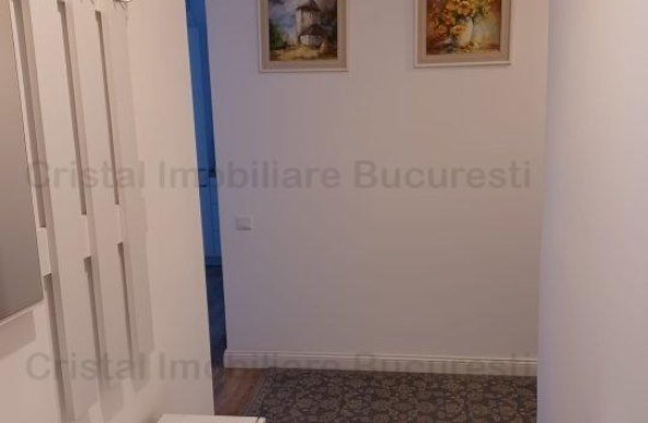 Apartament 3 camere, 2 bai, centrala, zona Trapezului