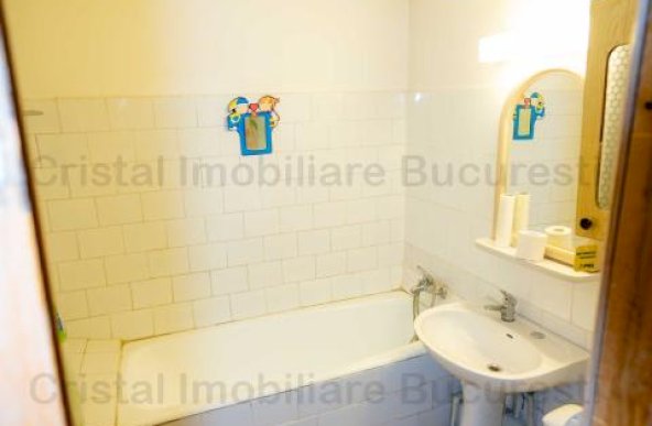  3 camere, Apartament, Calea Calarasilor!