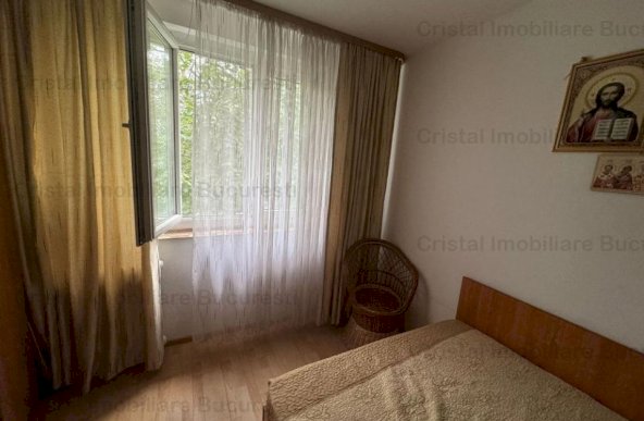 Apartament 3 camere, Titan - Barajul Bistritei, etaj 2/4