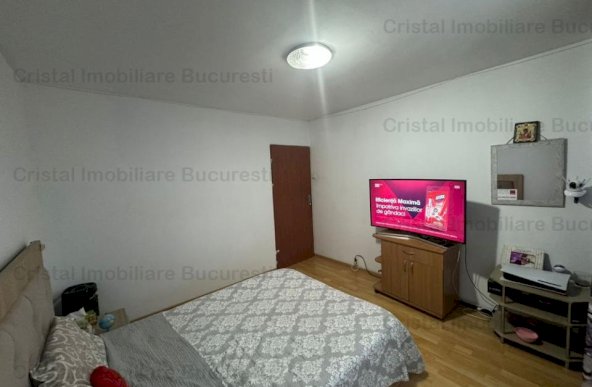 Apartament 3 camere, Titan - Barajul Bistritei, etaj 2/4