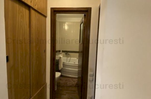 Apartament 4 camere 700 EUR, zona Titan