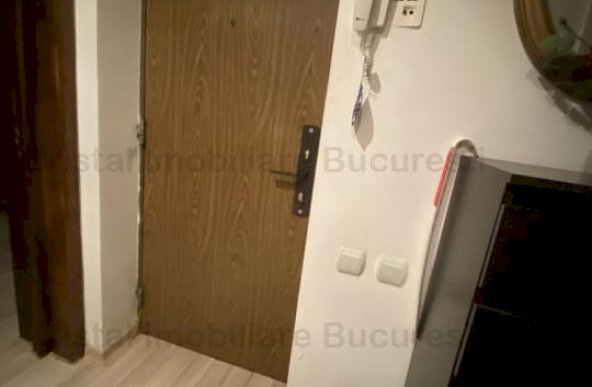 Apartament 4 camere 700 EUR, zona Titan