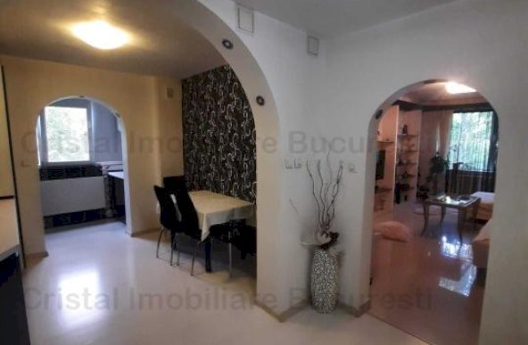 Apartament 3 camere, cu Centrala proprie. Aparatorii Patriei.