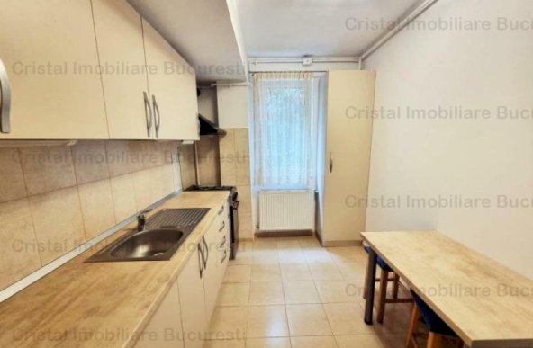 Apartament 3 camere, 2 bai, centrala, zona Titan langa parc Titanel