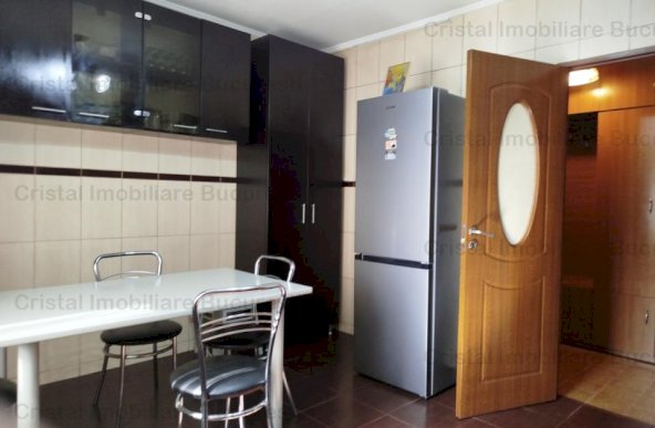 Vanzare Apartament 4 Camere Mall Vitan