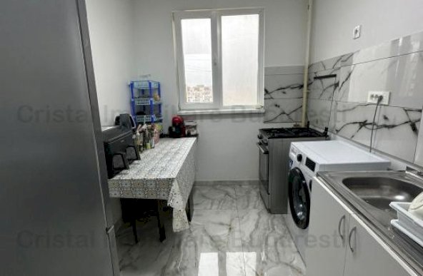 Apartament 3 camere de vanzare Plaza România