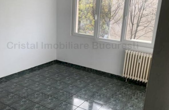 Apartament 3 camere decomandat 1 Decembrie, aproape metrou