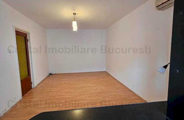 Apartament spatios de 2 camere in Titan- Becatei