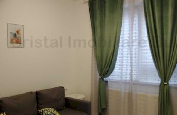 Apartament 3 camere si 2 bai la 900 EUR, Zona TItan