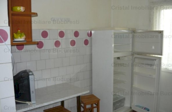 4 camere de vanzare  Stefan cel Mare