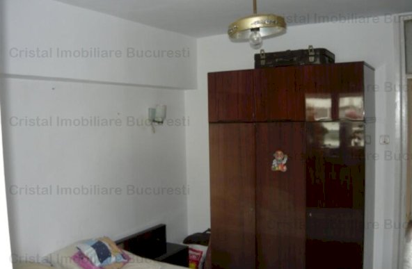 4 camere de vanzare  Stefan cel Mare