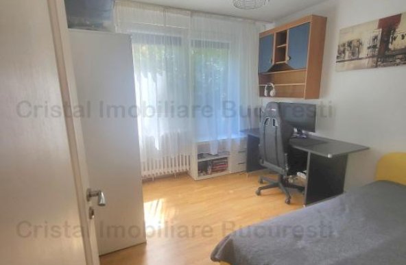 Apartament 4 camere, Brancoveanu. Cu Centrala proprie. 