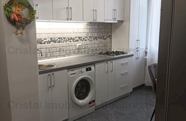 Apartament 3 camere, Resita, Straja. Cu Centrala proprie.