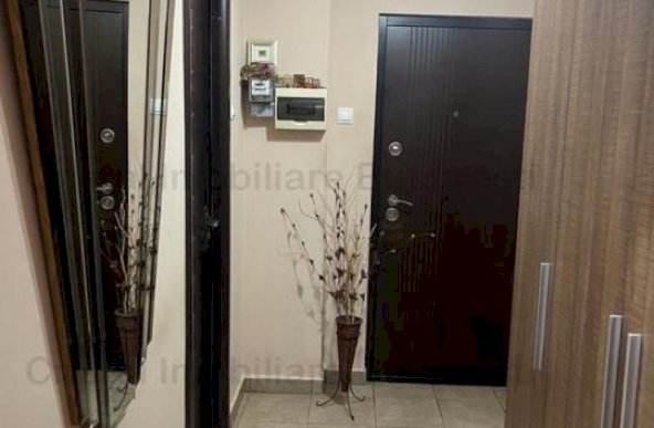 Apartament 3 camere, Covasna, intre Brancoveanu si Obregia. 