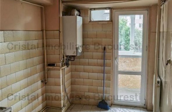 Apartament 3 camere de vanzare Apusului 