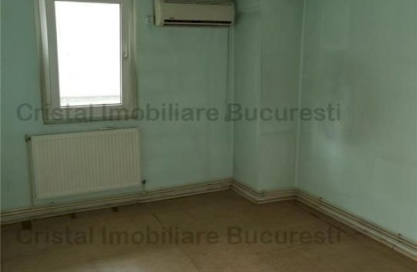 Apartament 3 camere de vanzare Apusului 