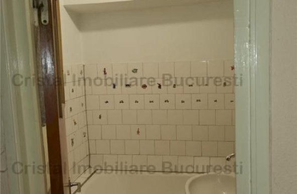 Apartament 3 camere de vanzare Apusului 