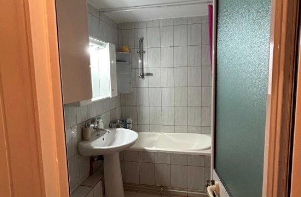 Apartament 2 camere zona Drumul Sarii