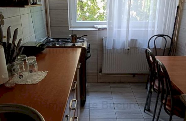 Apartament 3 camere de vanzare Gorjului ,Rosia Montana, bloc anvelopat.