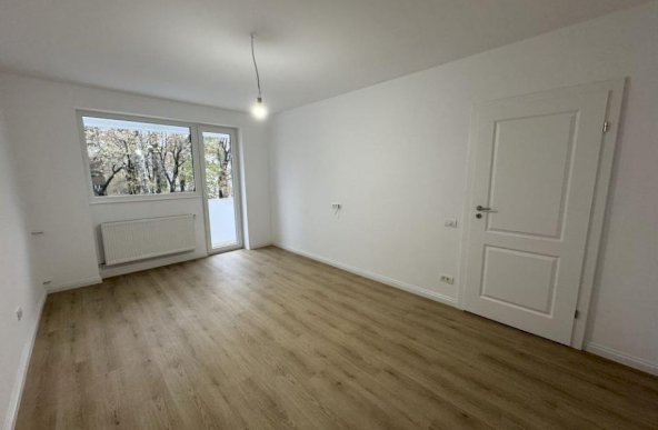 Apartament 3 camere de vanzare Drumul Taberei, metrou Raul Doamnei