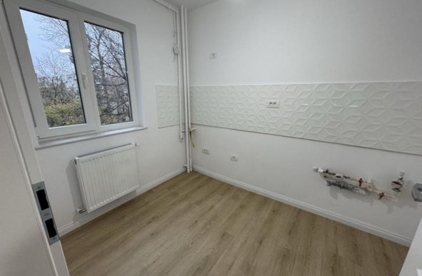 Apartament 3 camere de vanzare Drumul Taberei, metrou Raul Doamnei