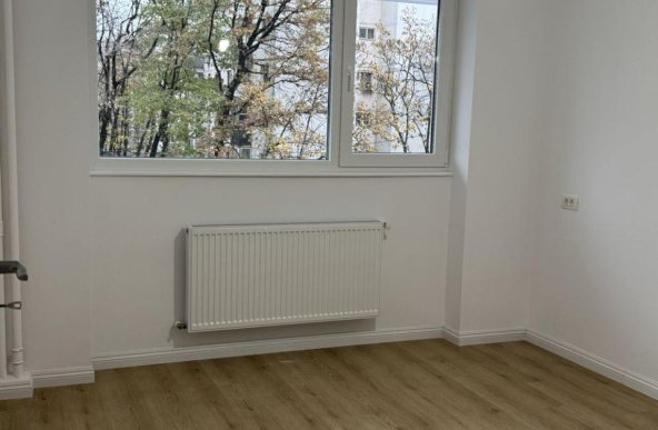 Apartament 3 camere de vanzare Drumul Taberei, metrou Raul Doamnei