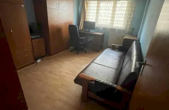 Apartament decomandat cu 4 camere situat pe soseaua Colentina