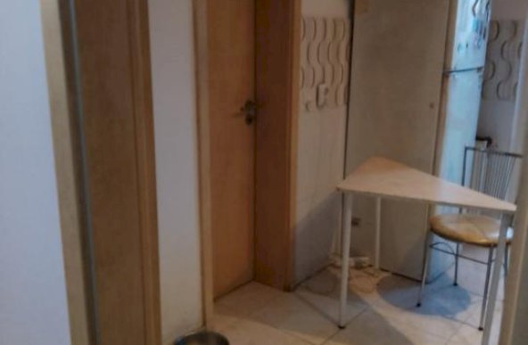 Apartament 2 camere de vanzare zona Costin Georgian