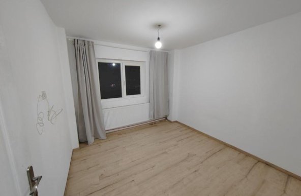 Apartament luminos  2 camere, metrou Brancoveanu. 