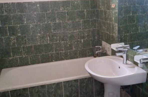 Apartament 3 camere, Aparatorii Patriei. 