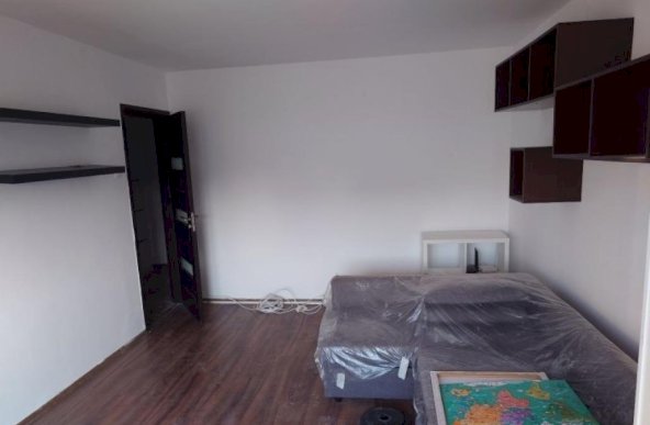 Apartament 2 camere, decomandat, boxa, 14 min metrou Dristor