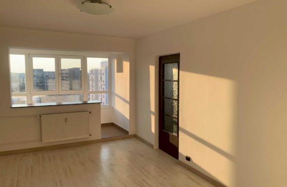 Apartament 3 camere de  vanzare Drumul Taberei,