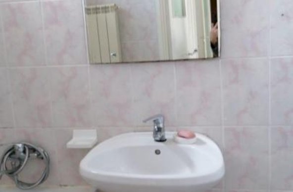 Inchiriez apartament 2 camere zona Piata Muncii, semidecomandat