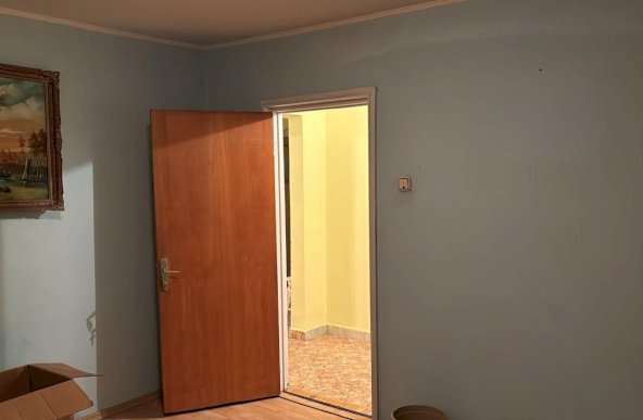 Apartament 3 camere decomandat langa Auchan Titan