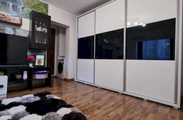 Apartament 2 camere, zona Panselelor, Aparatorii Patriei.