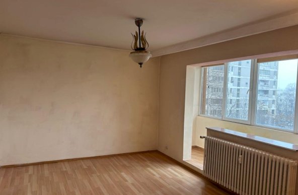 Apartament de 3 camere decomandat in Titan, aproape metrou