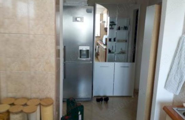 Apartament 3 camere, decomandat, renovat, centrala proprie, 2 minute metrou