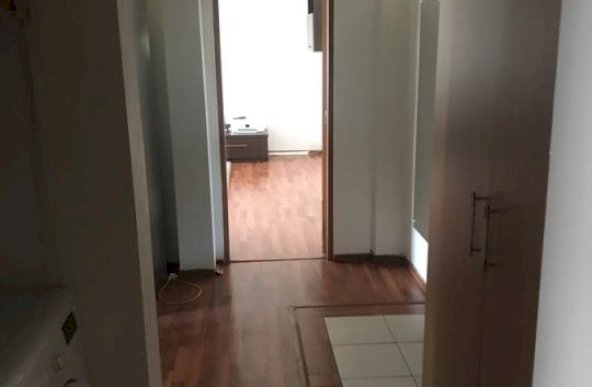 Inchiriez apartament de 2 camere, zona Vitan Mall, decomandat, centrala proprie, petfriendly