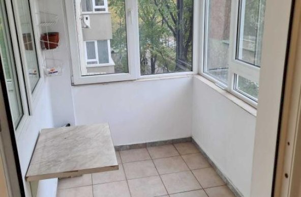 Apartament 3 camere Titan-  Piata Minis, bloc 1978