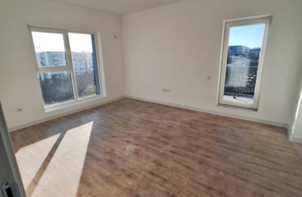 Apartament spatios 3 camere, 2 bai, 2 balcoane, zona Pallady